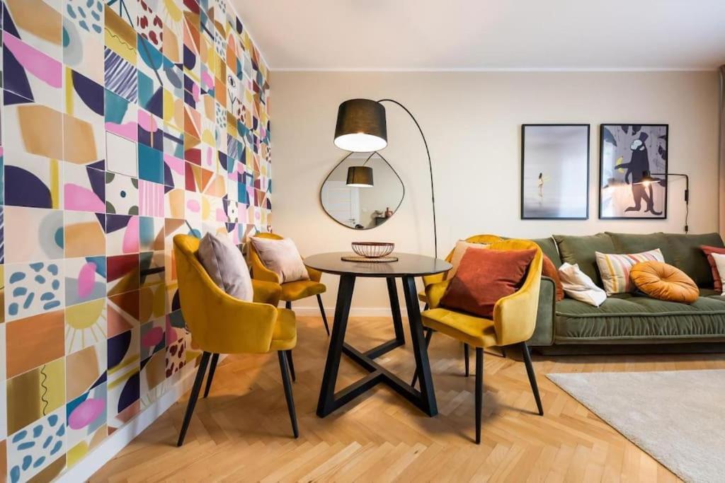 Eclectic City Apartment Near Old Town Варшава Екстер'єр фото