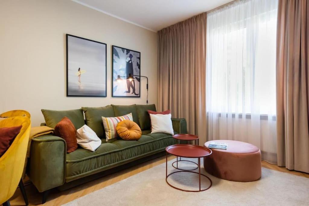 Eclectic City Apartment Near Old Town Варшава Екстер'єр фото